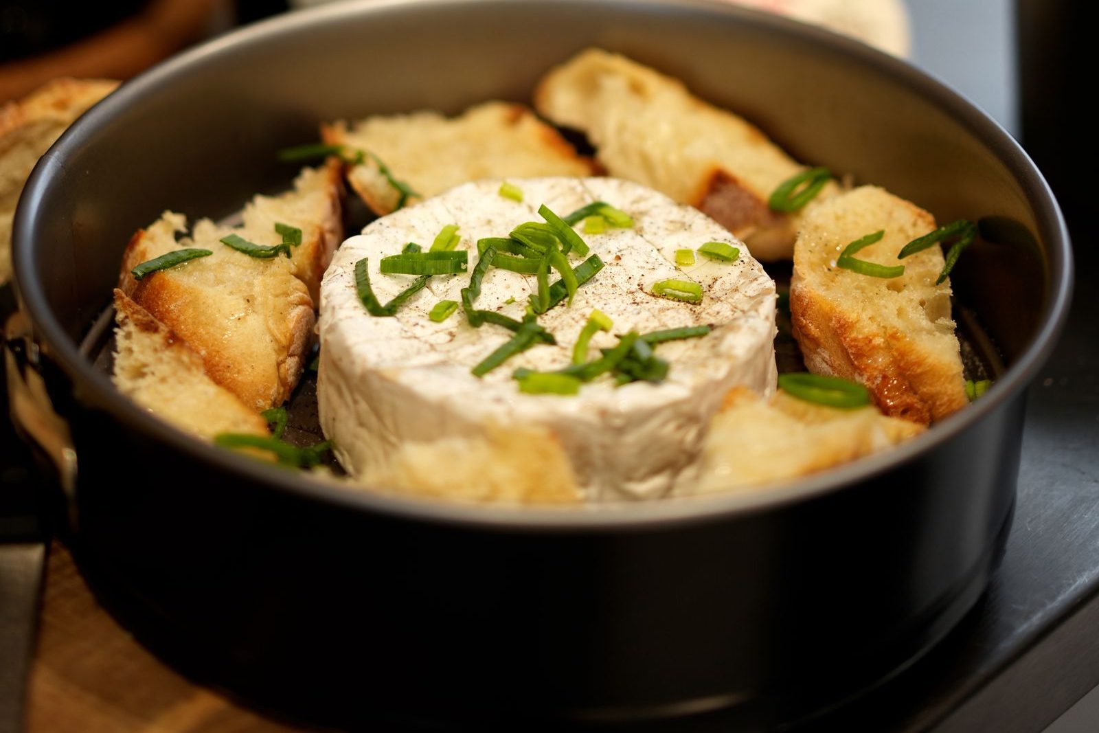Brie uit de oven met honing en noten